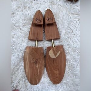 J&M Johnston & Murphy Adjustable Split Toe Cedar Wooden Shoe Tree 2pc Size M